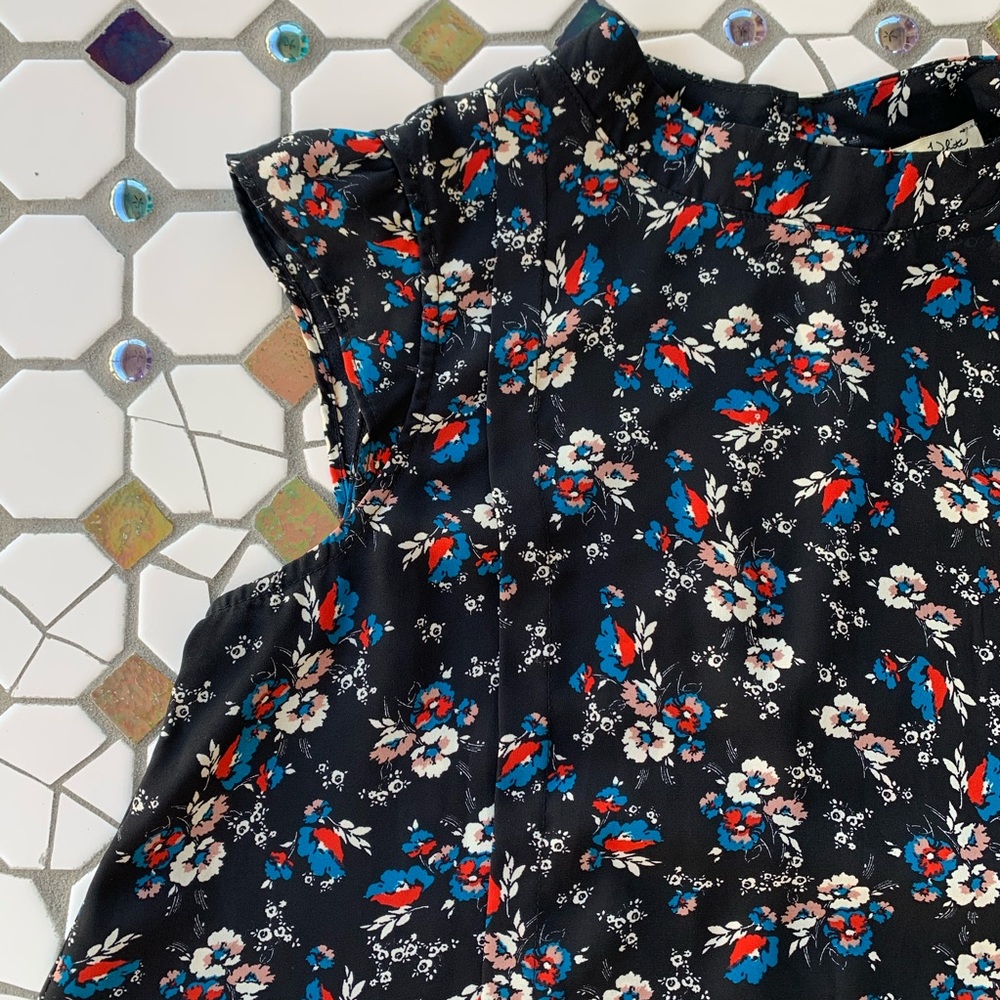 Floral Top - Picture 8 of 12